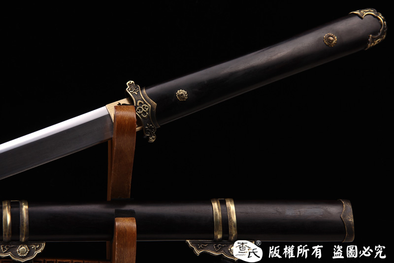 百年老店 宝剑店铺,手工龙泉刀剑 日本武士刀 中国龙泉的宝剑 武术