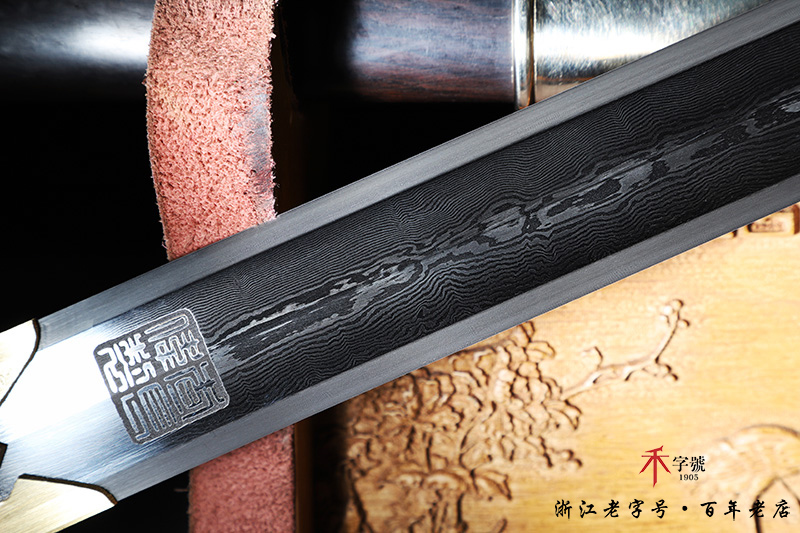 素风八面唐剑 查长伟作品